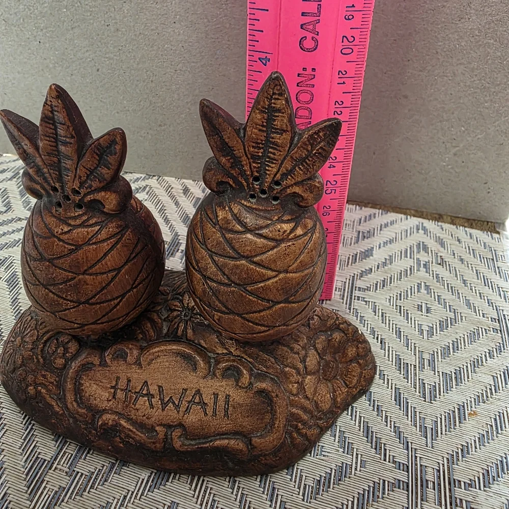 Vtg Treasure Craft Pineapple Salt Pepper Shaker Set #125